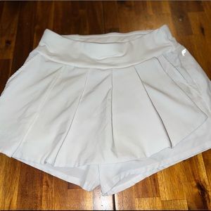 Womens White Fabletics Skort (Shorts with tennis skirt looking flap)